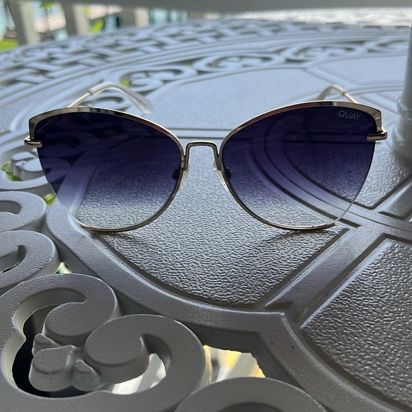 Quay Australia Gold Frame with Black Gradient Lenses Sunglasses. - Picture 2 of 9